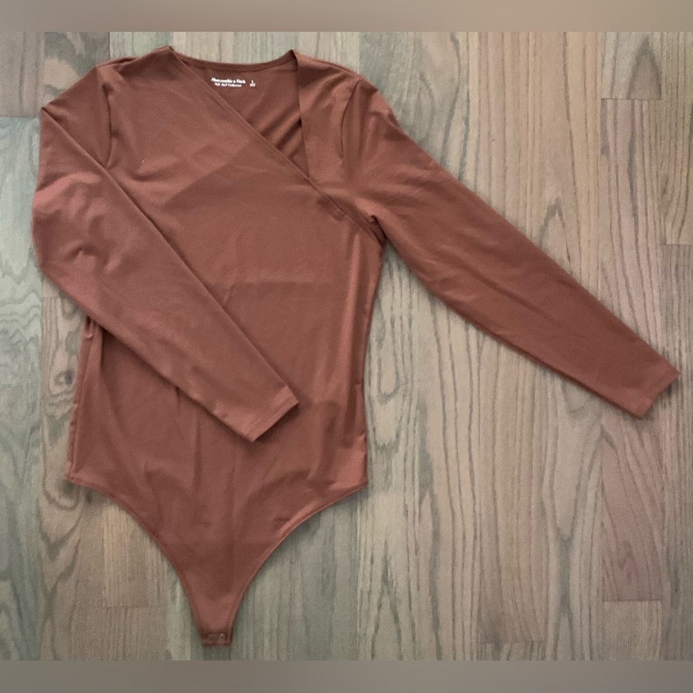 Abercrombie & Fitch Rust Color Long Sleeve Asymme… - image 2